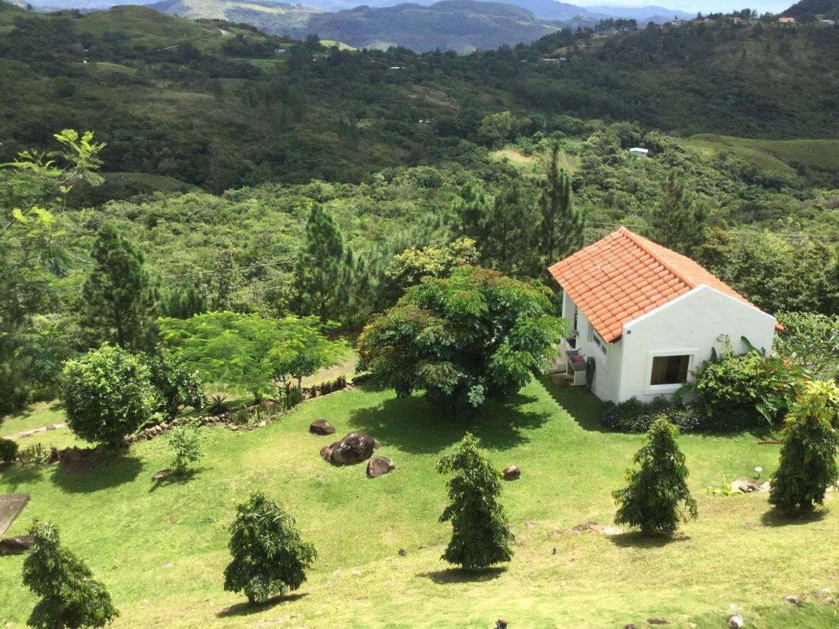 Hawk'S Nest Bed & Breakfast La Laguna de San Carlos Exterior foto