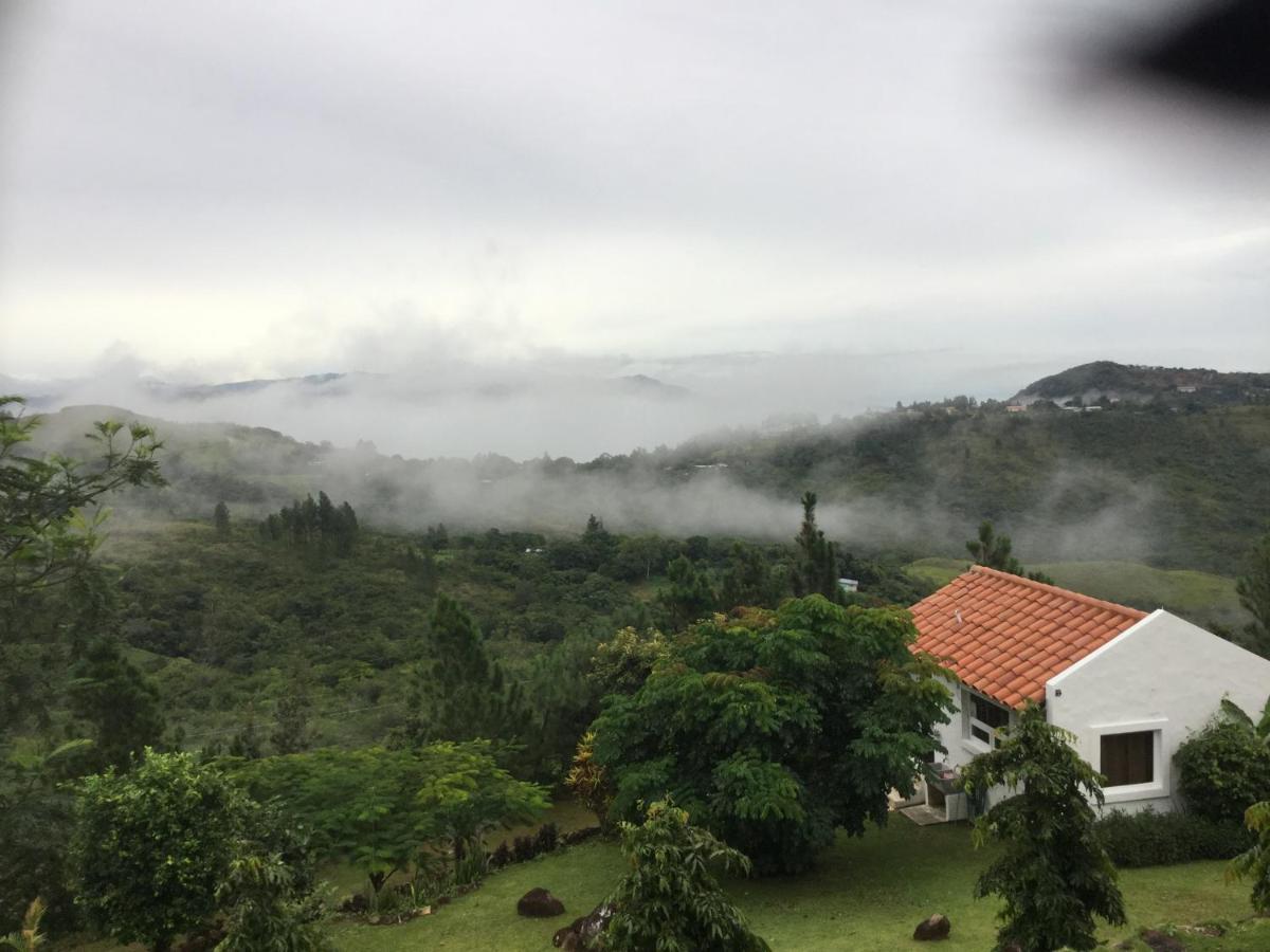 Hawk'S Nest Bed & Breakfast La Laguna de San Carlos Exterior foto